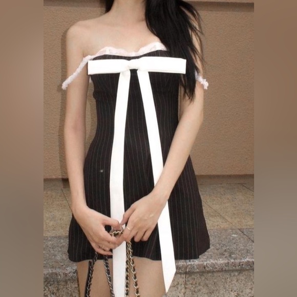 Huelley Rose Dress SZ 6 - Picture 1 of 4